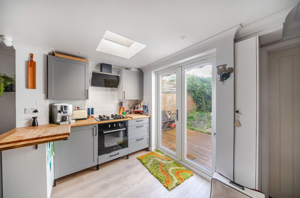 Property photo 3 of 12 1394185-1-694941d...