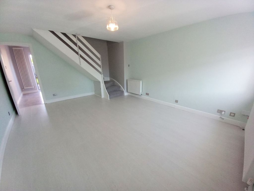 Property photo 2 of 13 Lounge