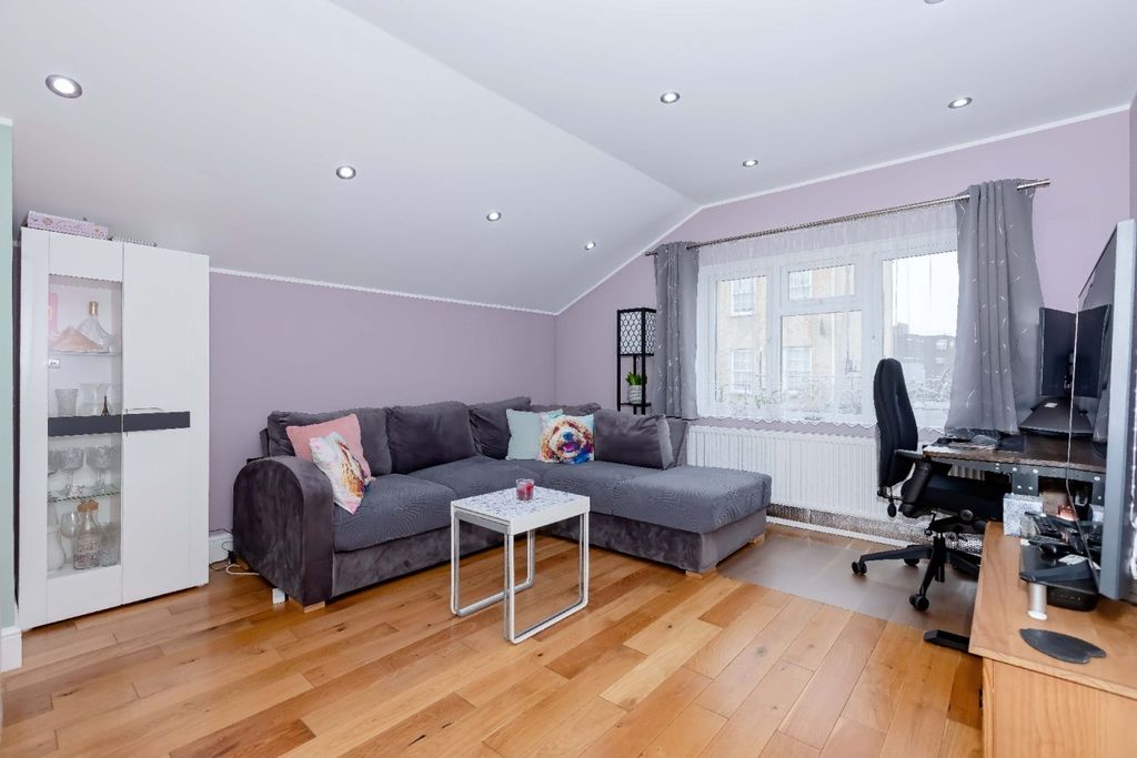 Property photo 2 of 16 Chapel Rd_6