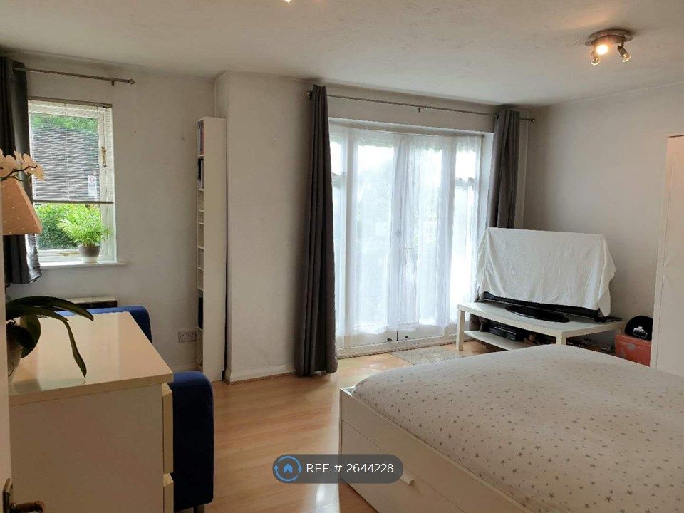 Property photo 3 of 11