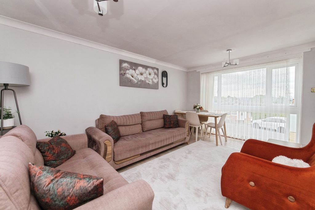 Property photo 2 of 14 Pbox-Img.Jpg