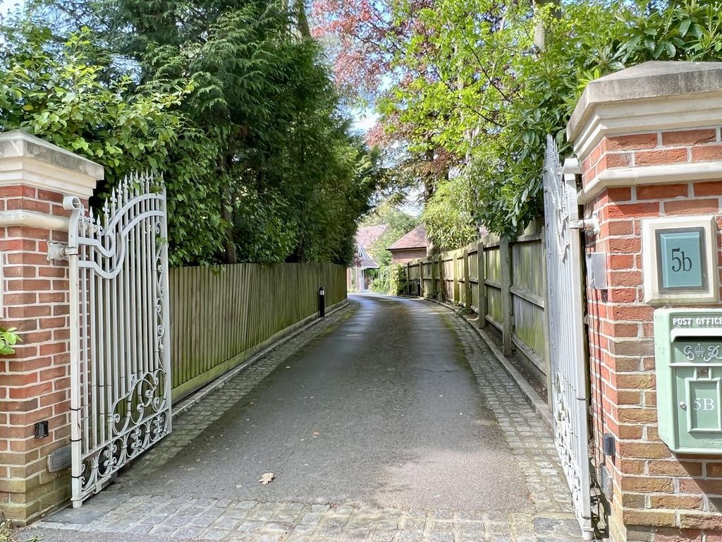 Property photo 2 of 51 Private Driveway From Road
