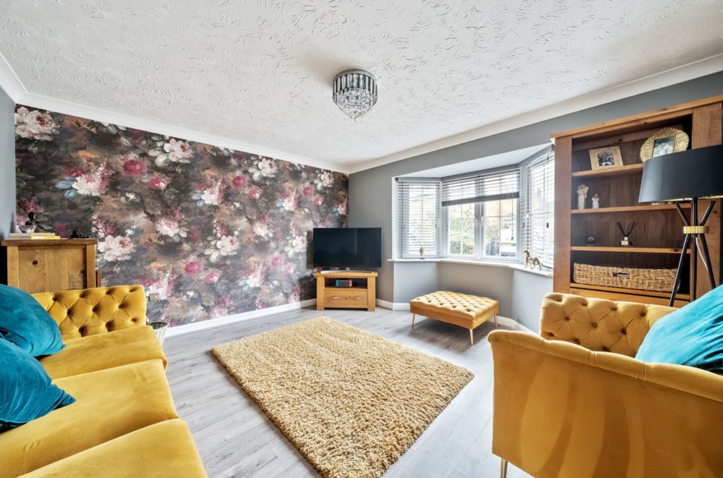 Property photo 2 of 22 1046659 (2)