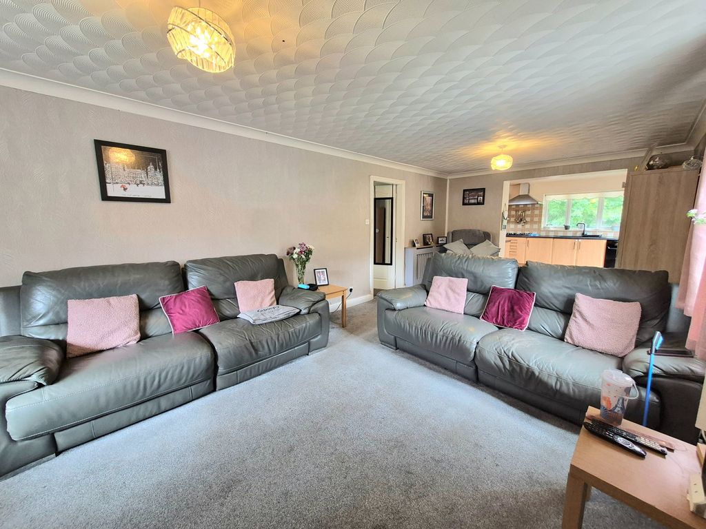 Property photo 2 of 26