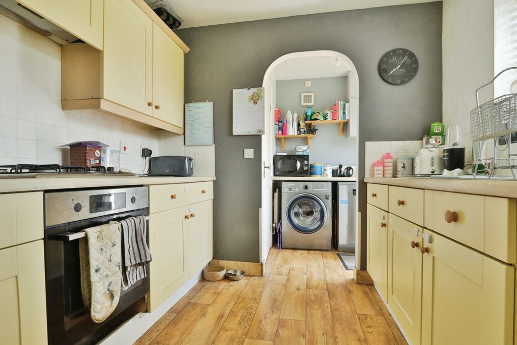 Property photo 3 of 16 4285905