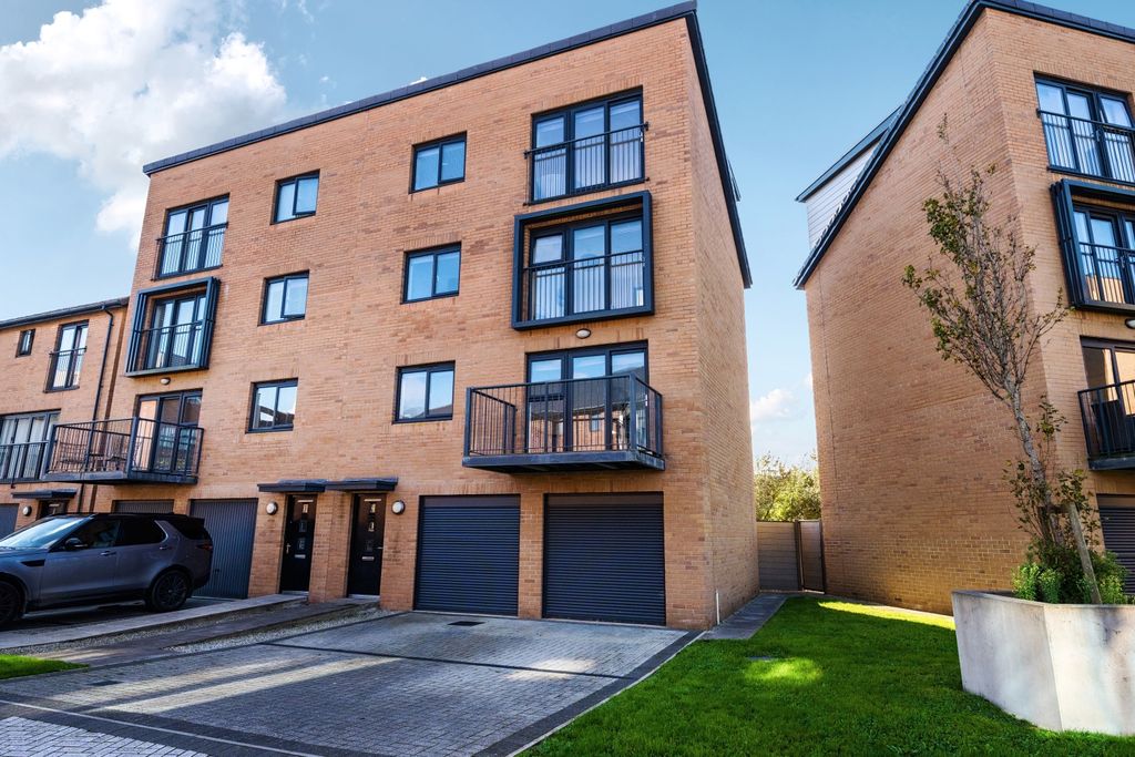 Property photo 1 of 26 1529784 (1)