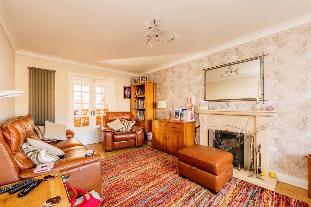 Property photo 3 of 14