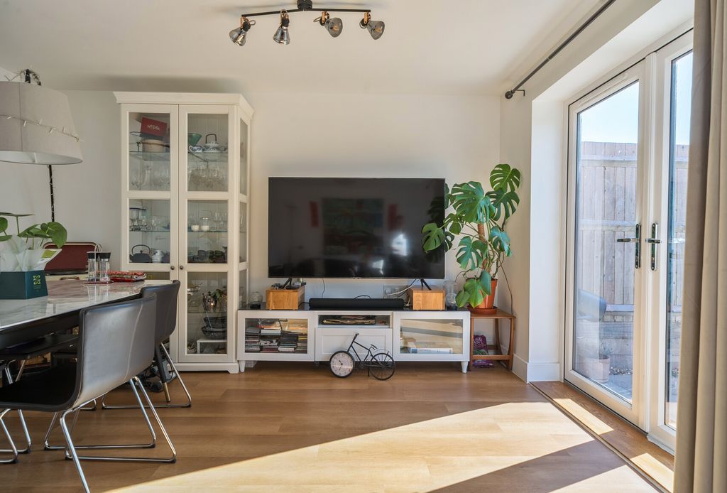 Property photo 3 of 22 1516225-4-6Aa12F1...