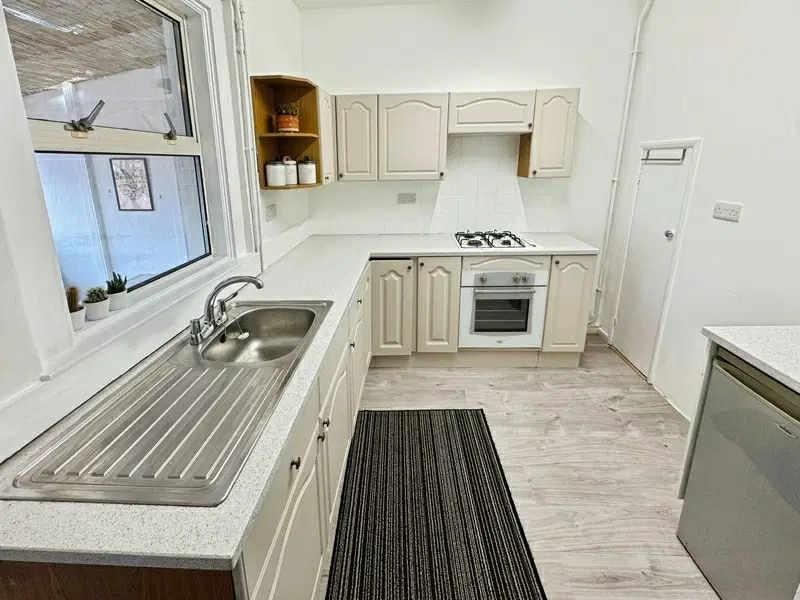 Property photo 3 of 7