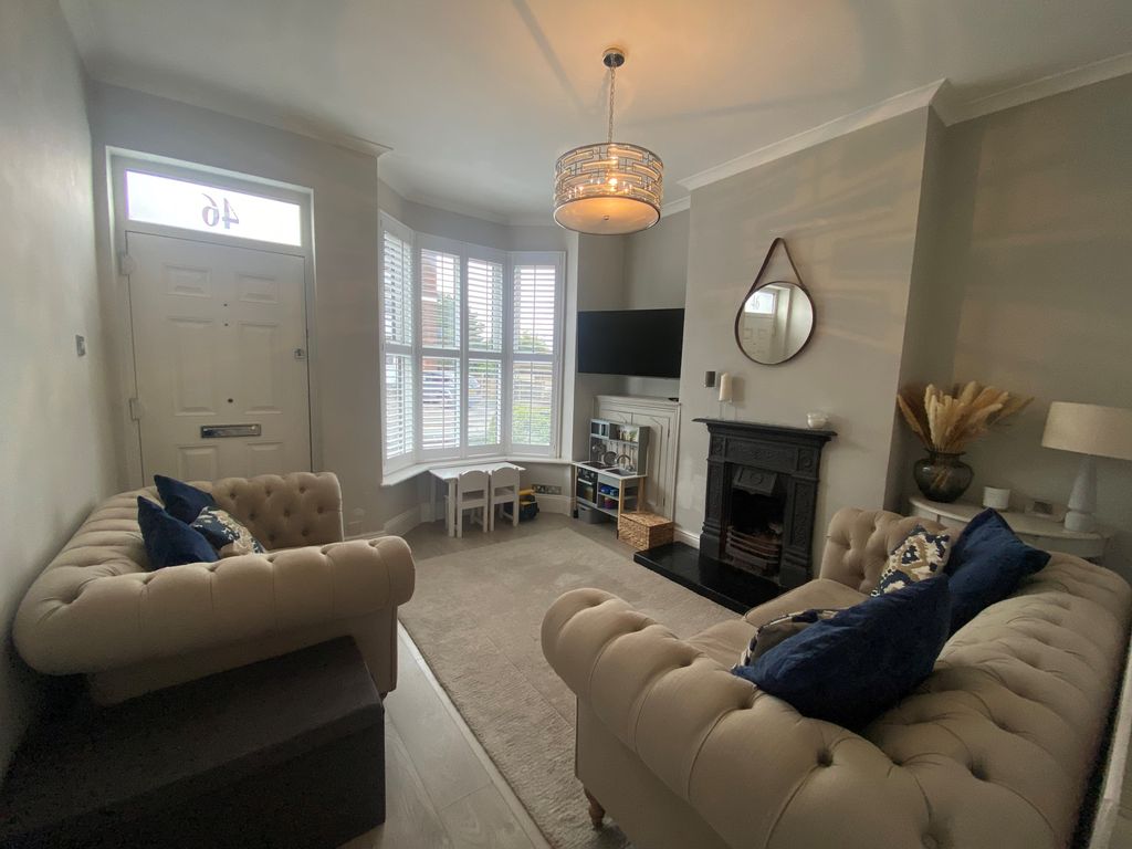 Property photo 2 of 12