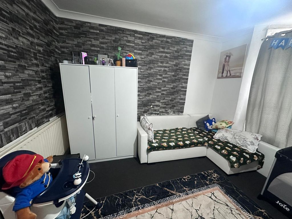 Property photo 3 of 19 Property