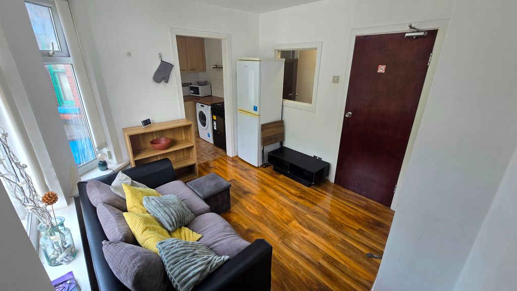 Property photo 3 of 17