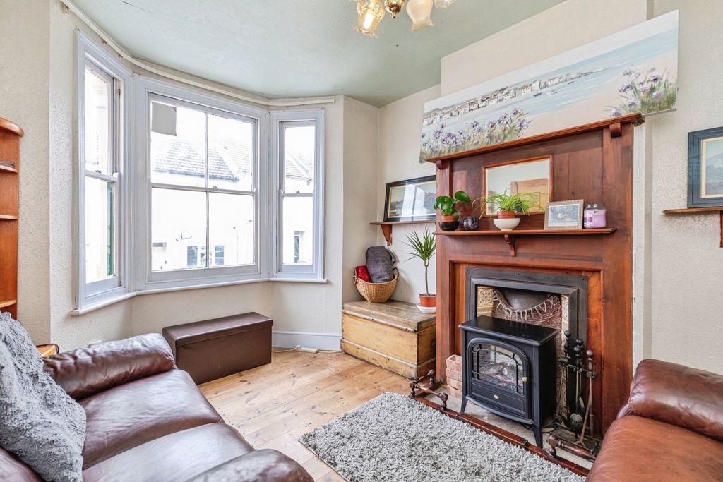 Property photo 2 of 15 Pbox-Img.Jpg