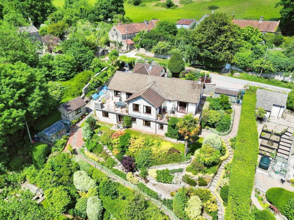 Property photo 1 of 34