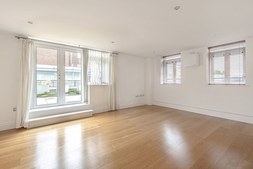 Property photo 2 of 9 Reception Room