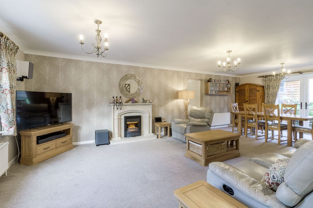 Property photo 2 of 19