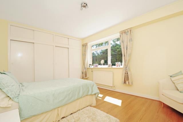 Property photo 2 of 9 Bedroom