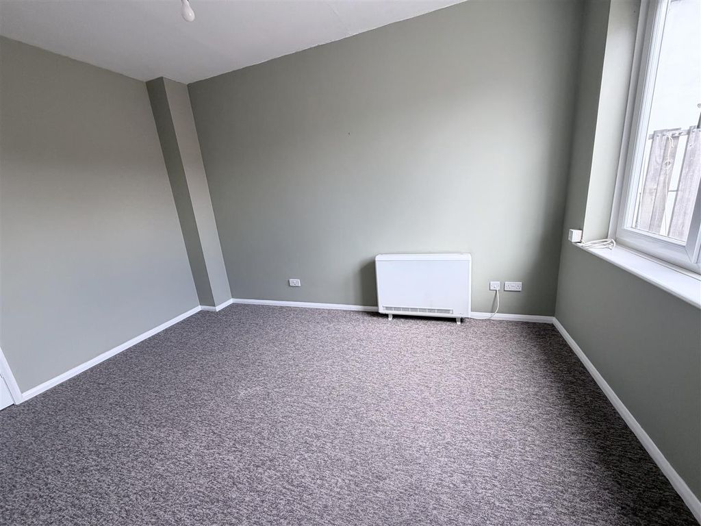 Property photo 3 of 8 Lounge Shot 1