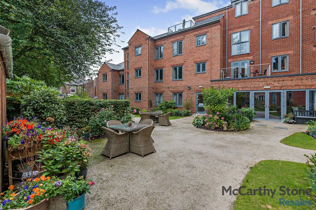 Property photo 1 of 30 8661734-Exterior08-800.Jpg