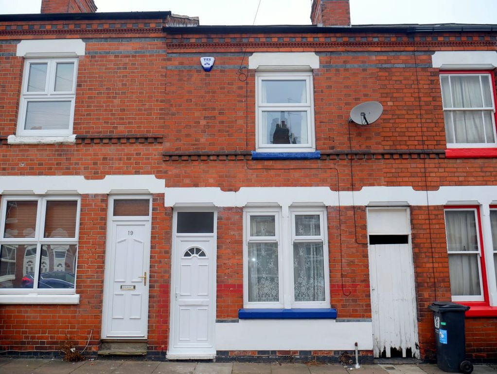Property photo 1 of 12