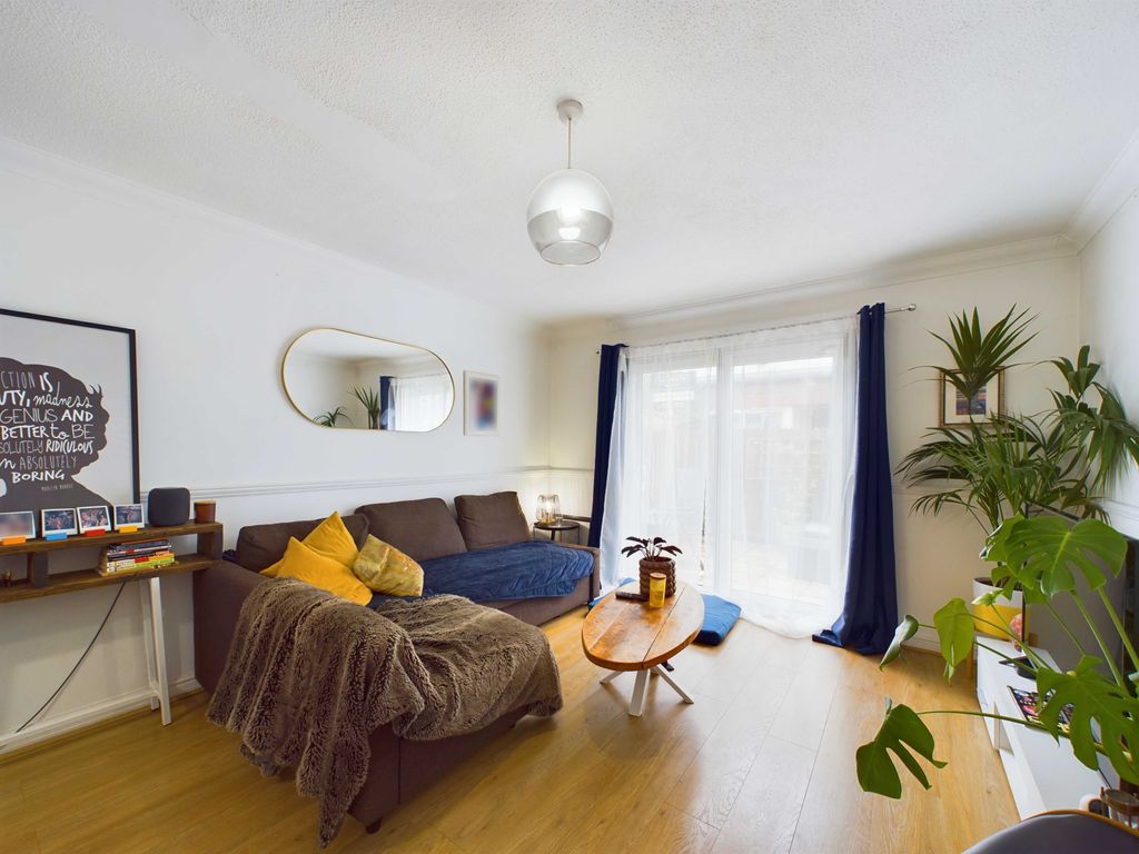 Property photo 1 of 17 Cam03741G0-Pr0023-Still014