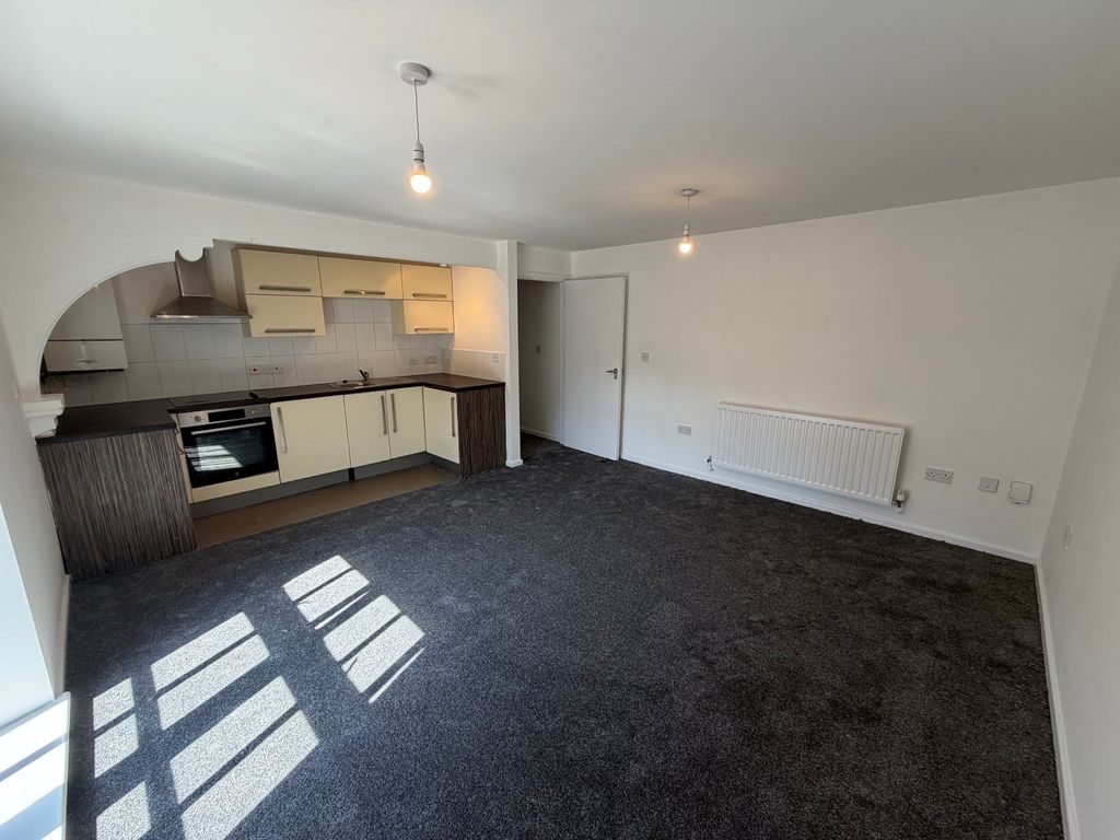 Property photo 2 of 7 Picture No. 10