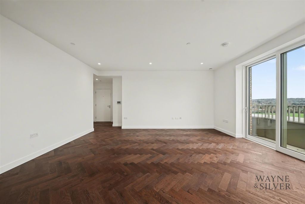 Property photo 3 of 17 F-06-01