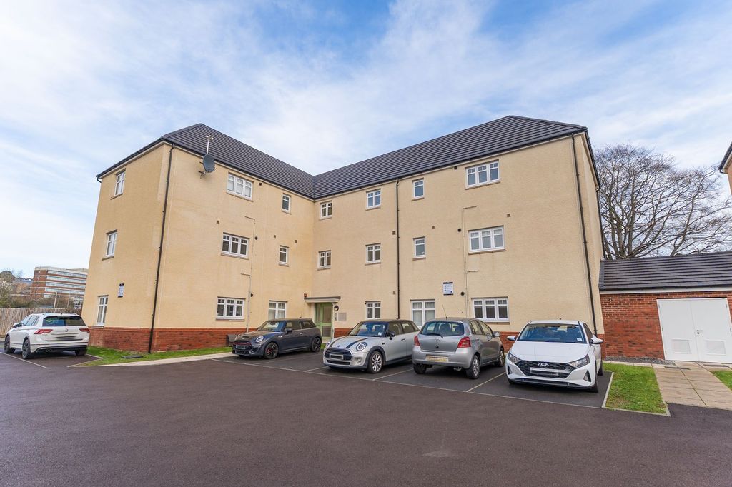 Property photo 3 of 16