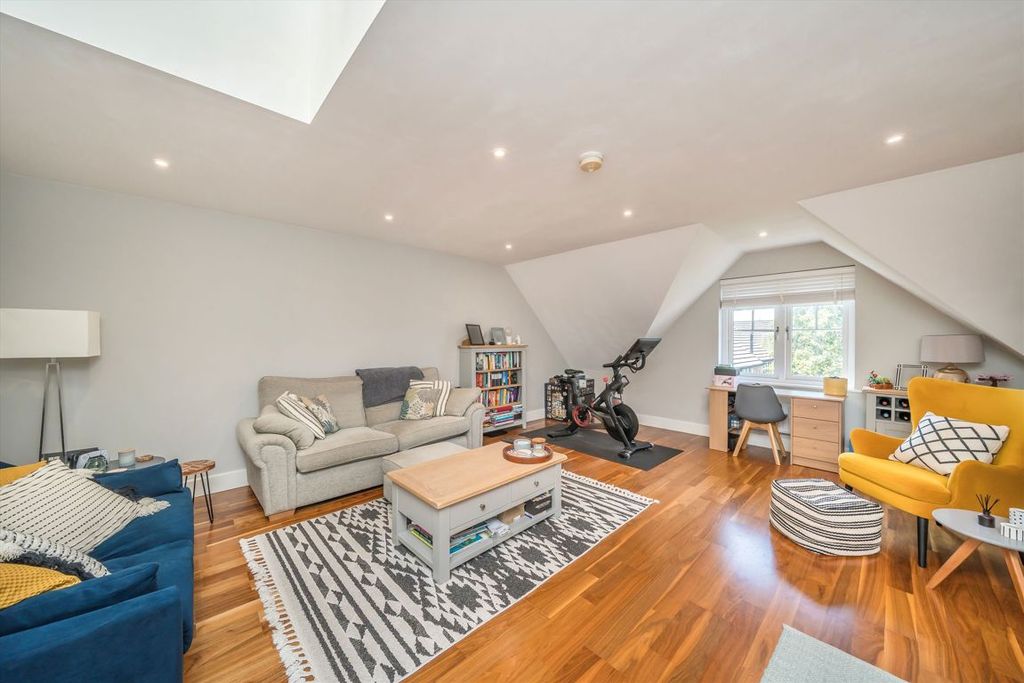 Property photo 2 of 6