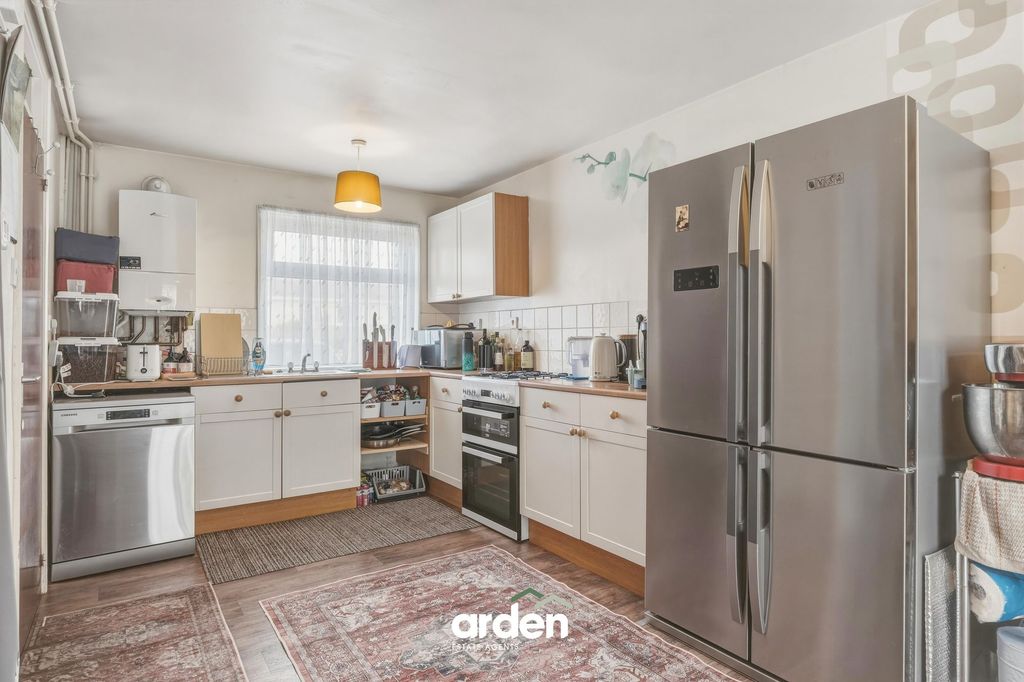 Property photo 3 of 13