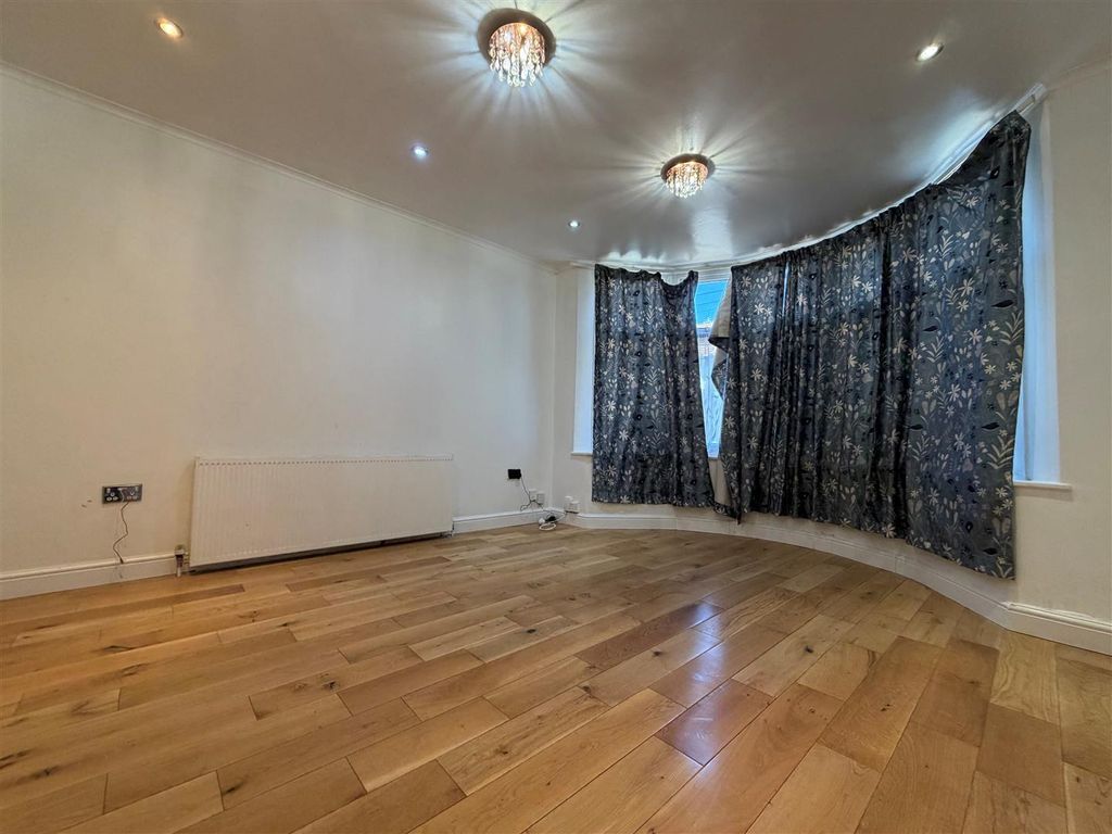 Property photo 2 of 12 4.Jpg