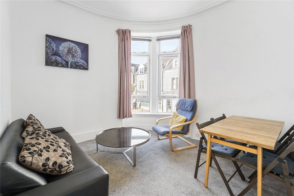 Property photo 3 of 13 Rosemount Place