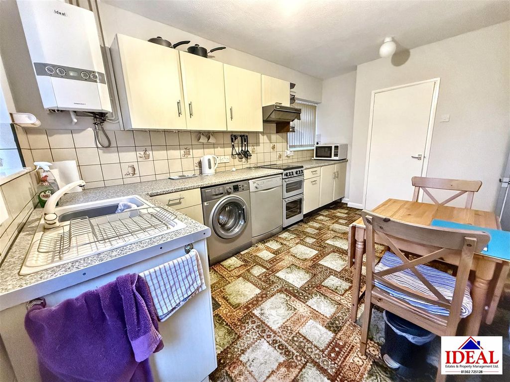 Property photo 2 of 14 Image00011.Jpg