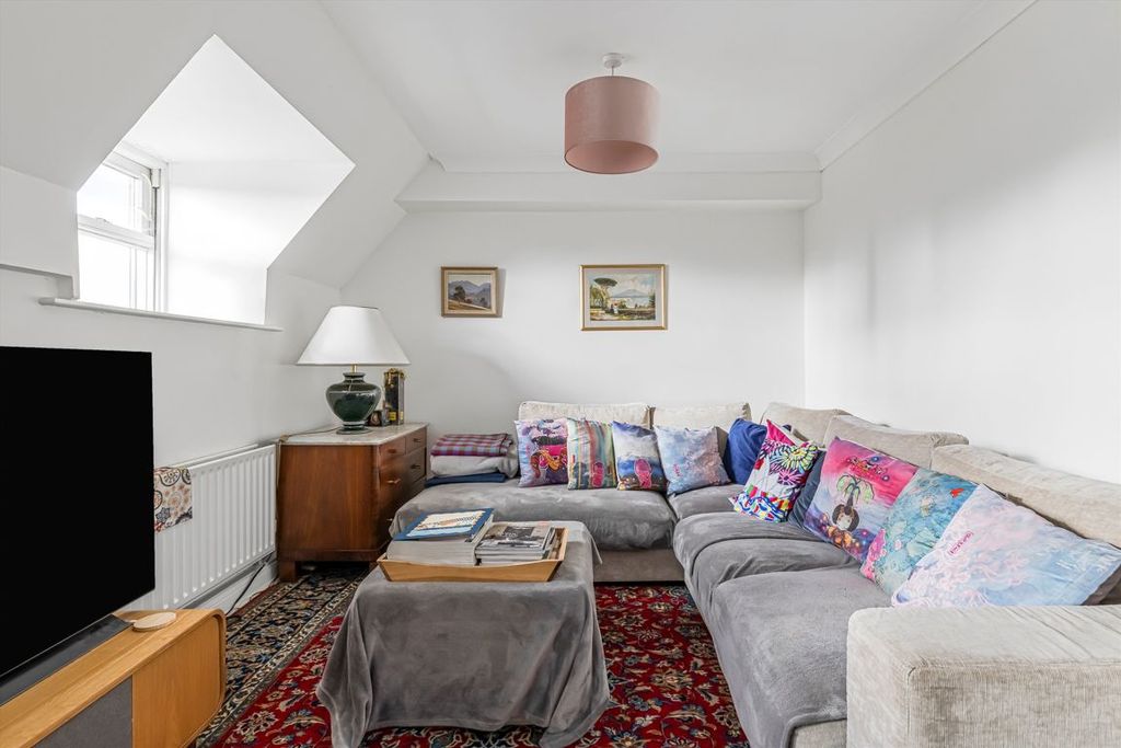 Property photo 2 of 5