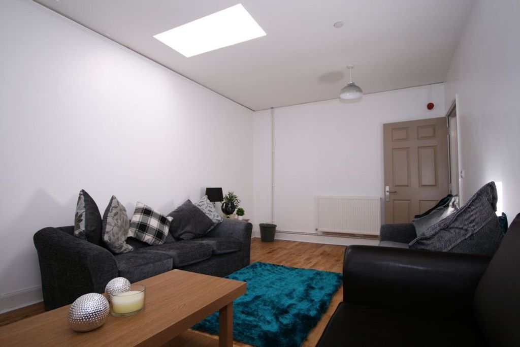 Property photo 3 of 6 Photo 9