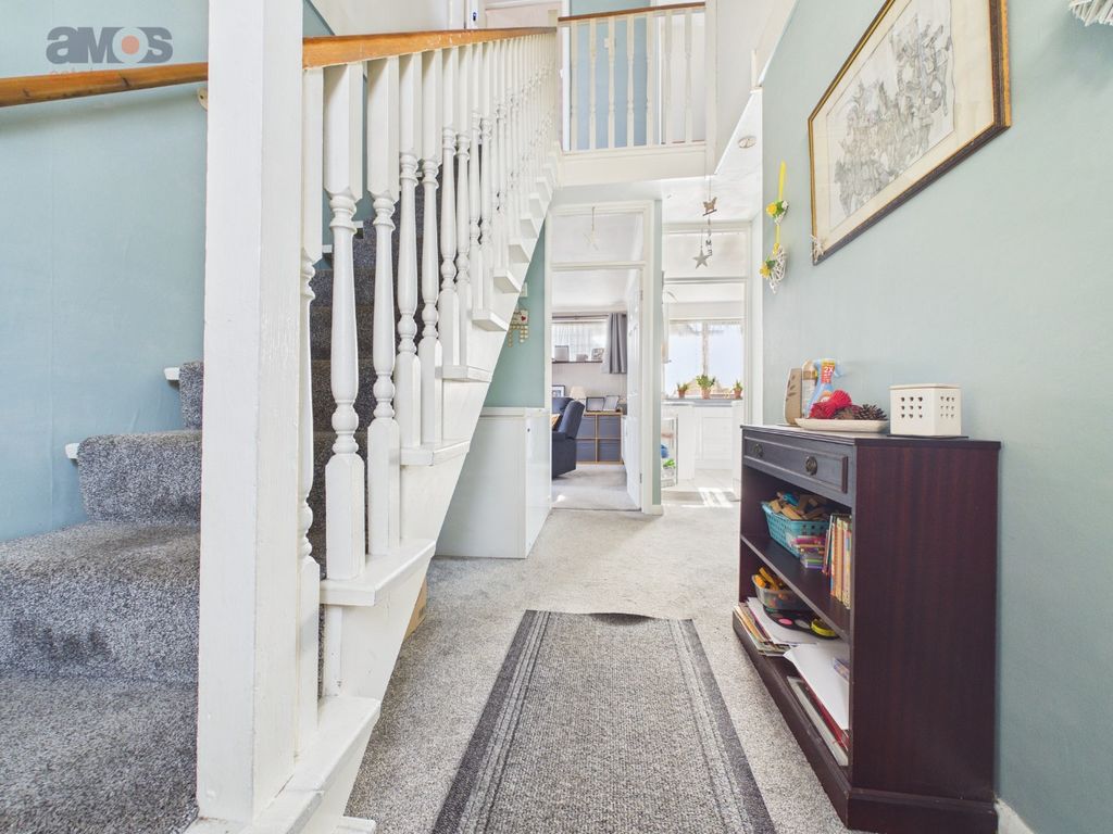 Property photo 3 of 19 4907325