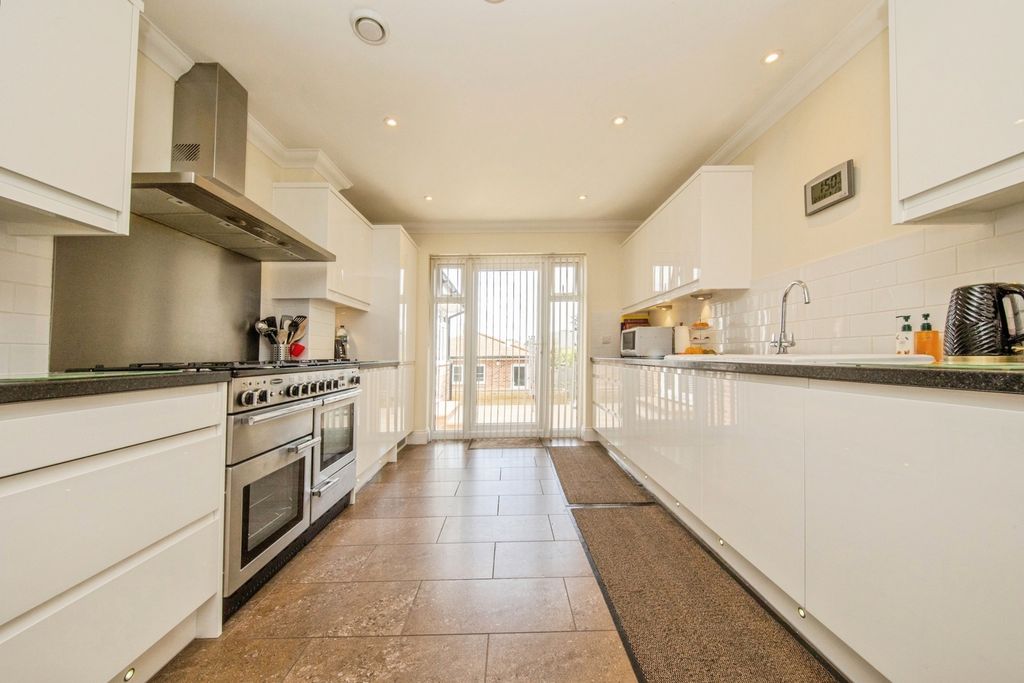 Property photo 3 of 17 Photo