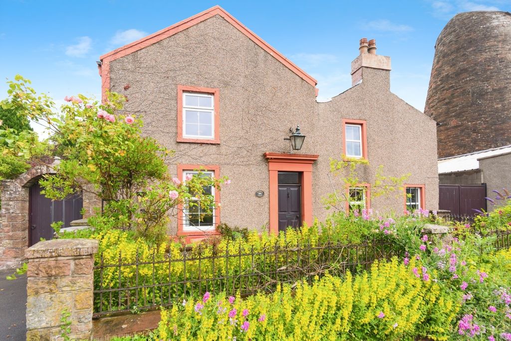 Property photo 2 of 13 Outside