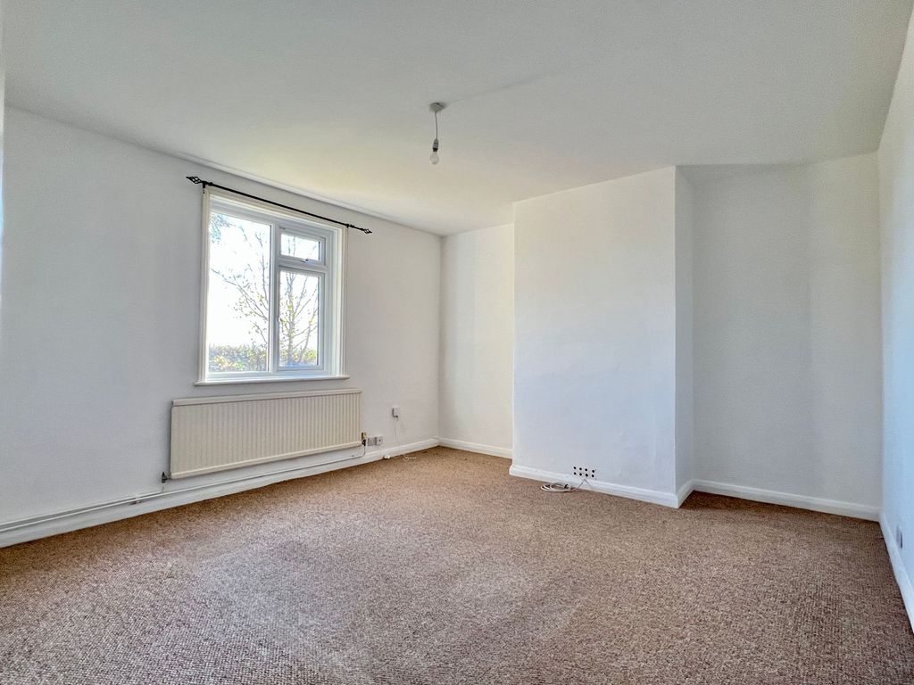 Property photo 2 of 19 Living Room