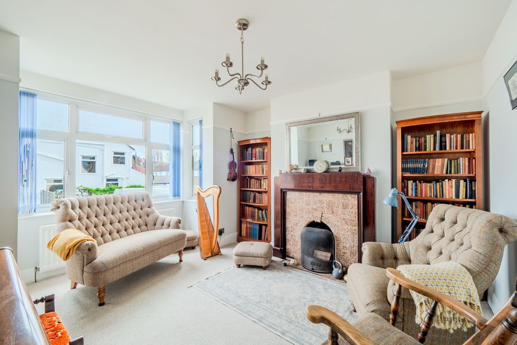 Property photo 2 of 16 Photo 3