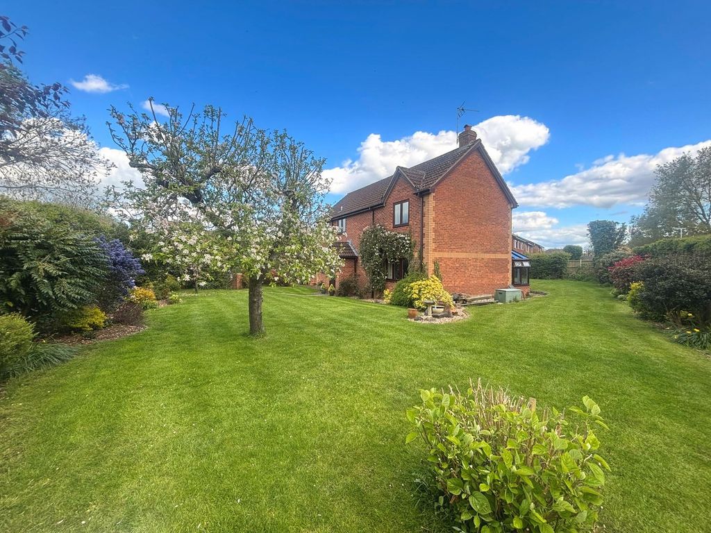 Property photo 2 of 26