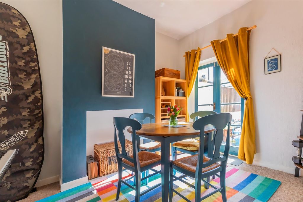 Property photo 3 of 19 19 (2 Of 17).Jpg