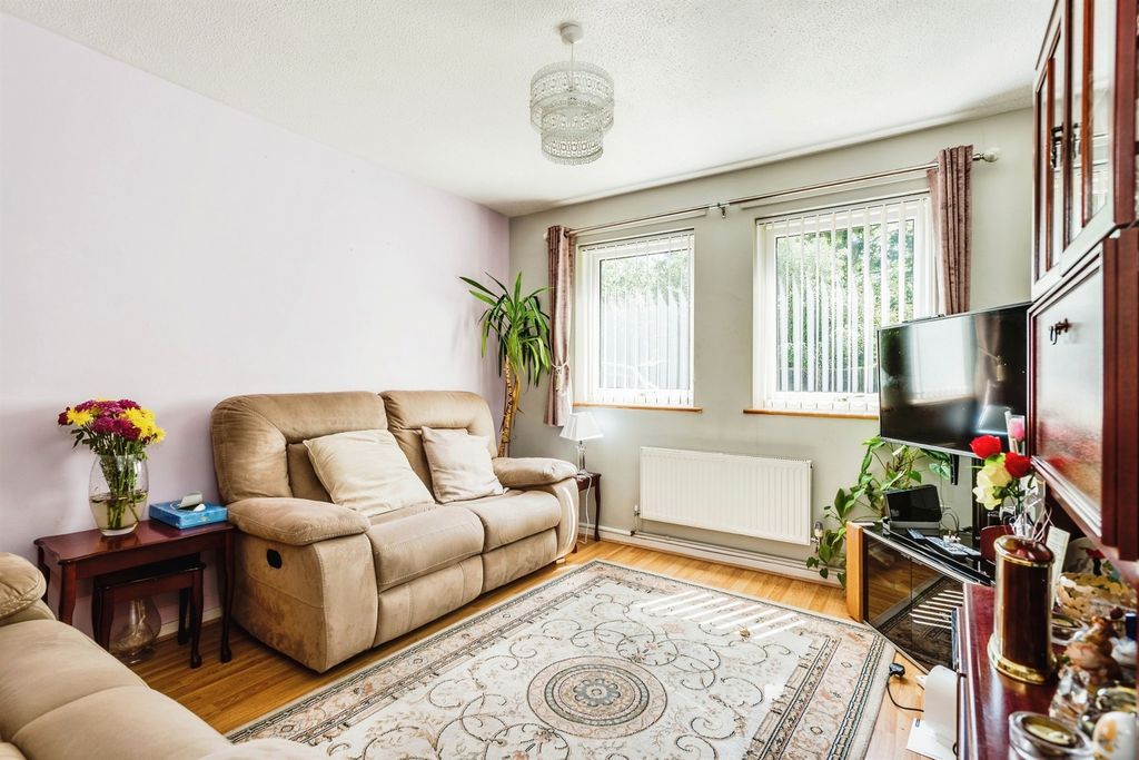 Property photo 2 of 13