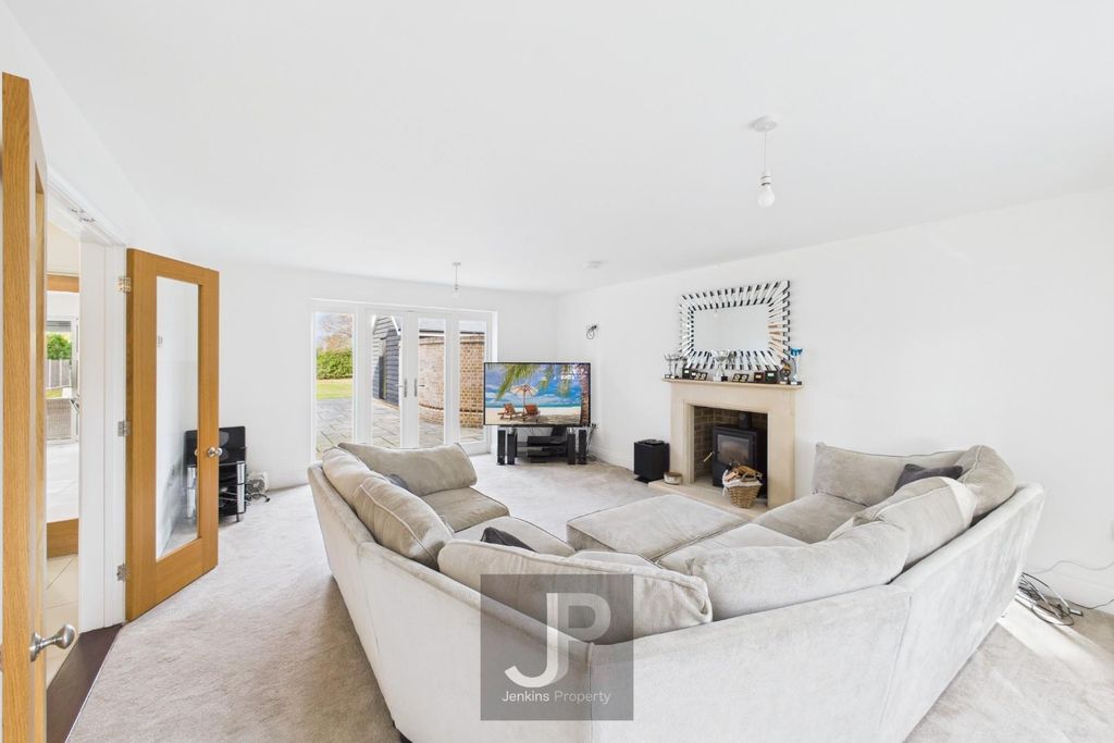 Property photo 3 of 38 Cam01632G0-Pr0228-Still003.Jpg