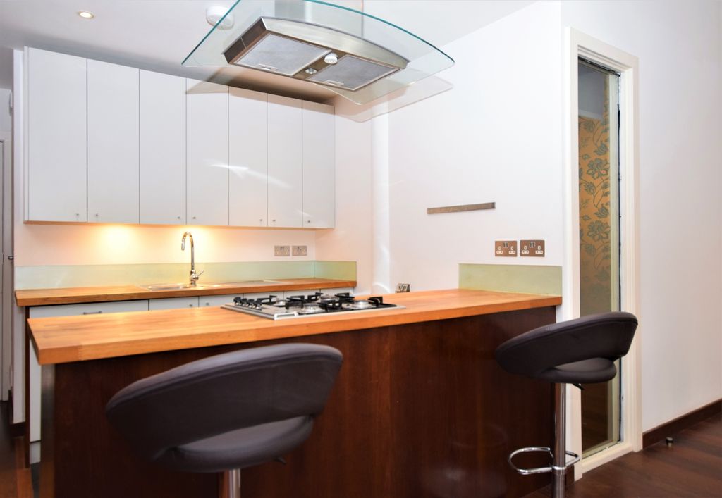 Property photo 2 of 18 Kitchen