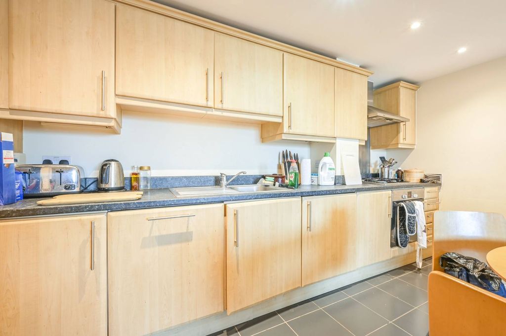 Property photo 3 of 5