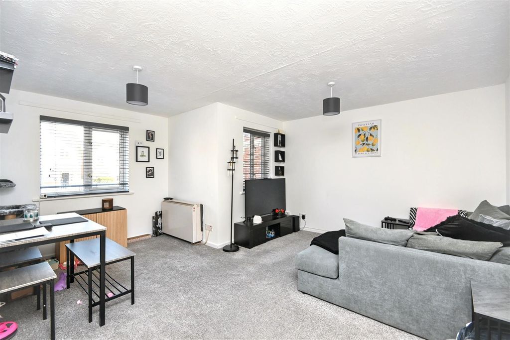 Property photo 2 of 9 Dsc_1037.Jpg