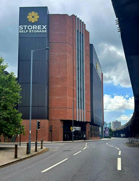 Property photo 1 of 14 Storex Brentford External.Jpeg