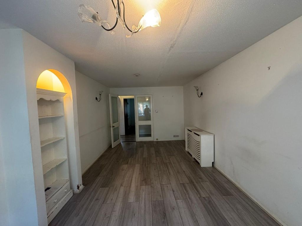 Property photo 3 of 10 6.Jpg