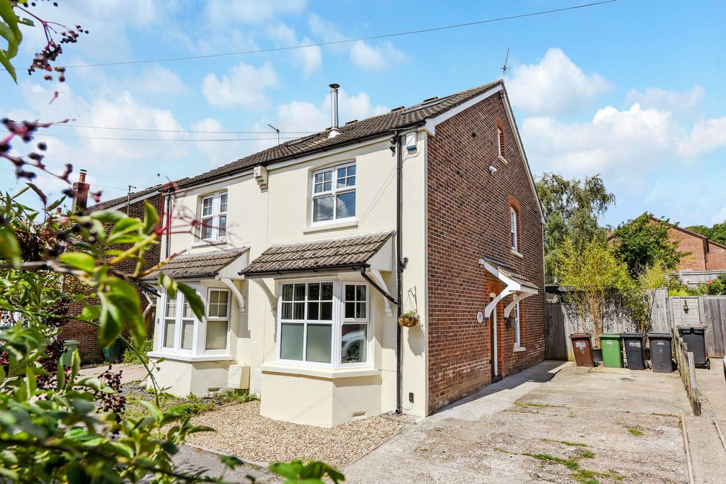 Property photo 1 of 28